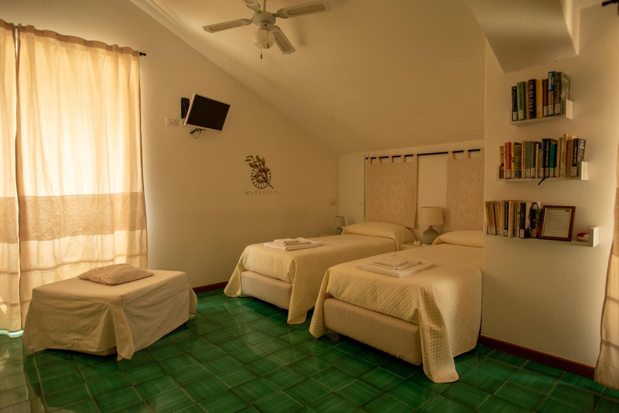 Locanda Dei Buoni E Cattivi Cagliari Extérieur photo