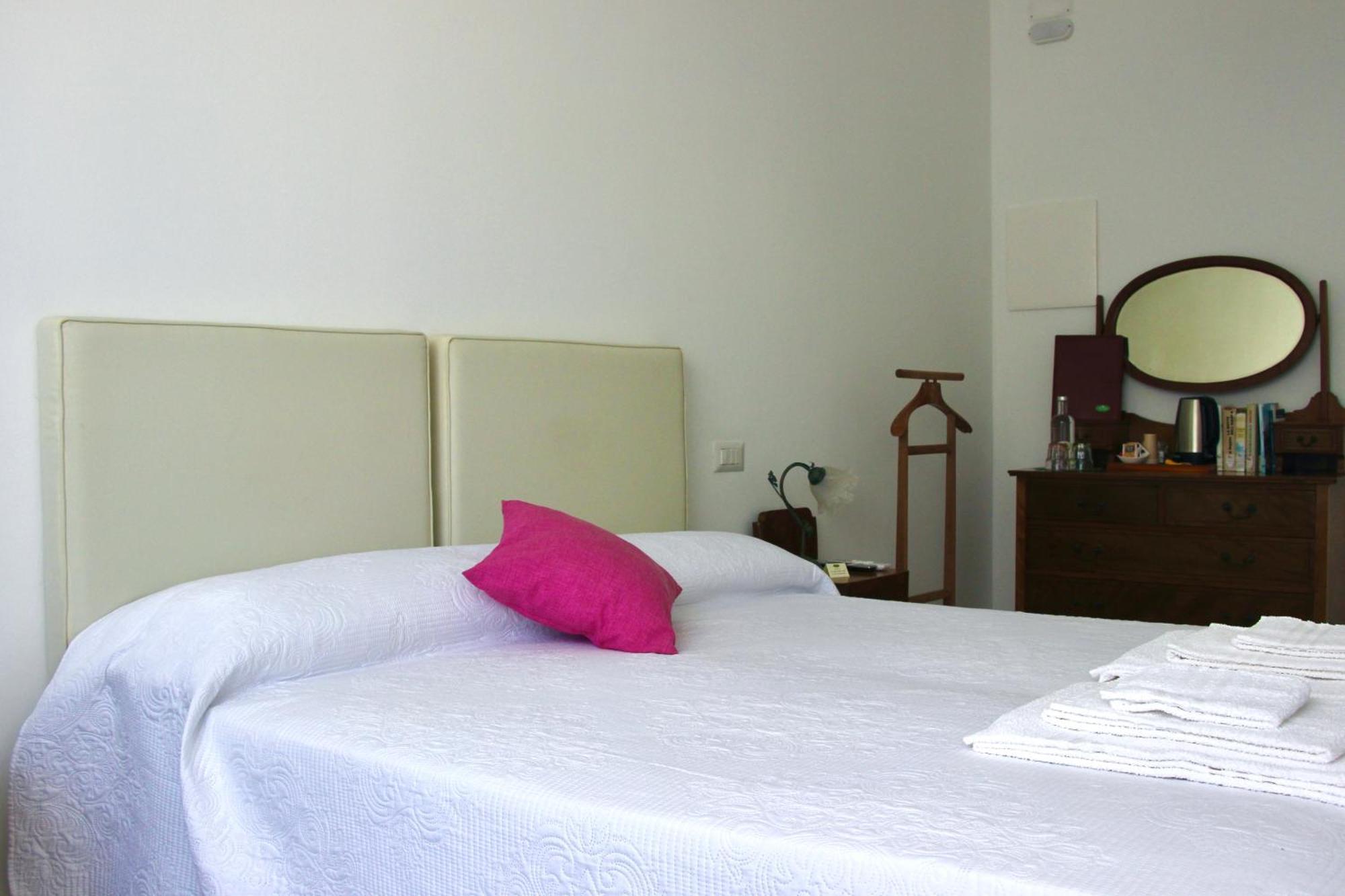 Locanda Dei Buoni E Cattivi Cagliari Extérieur photo